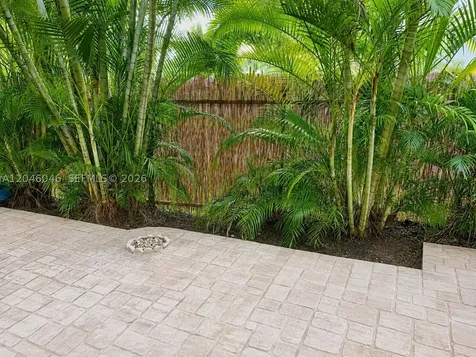 4950 Washington Street Hollywood FL 33021