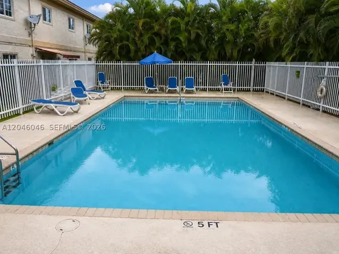 4950 Washington Street Hollywood FL 33021
