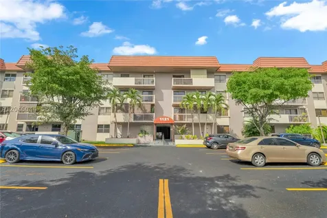 1121 SW 122nd Avenue Miami FL 33184