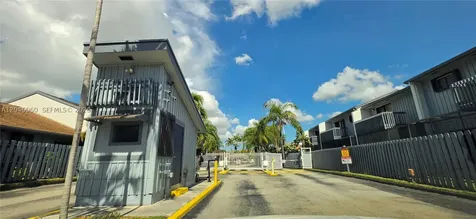 1652 N 14th Terrace Hollywood FL 33020
