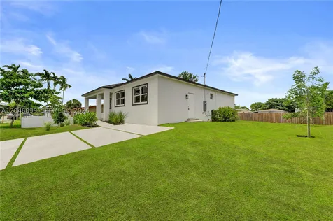 211 NW 14th Court Dania Beach FL 33004