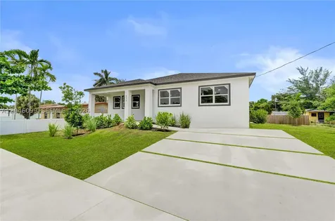 211 NW 14th Court Dania Beach FL 33004