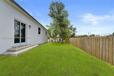 211 NW 14th Court Dania Beach FL 33004