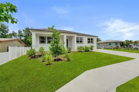 211 NW 14th Court Dania Beach FL 33004
