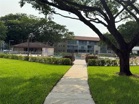 100 SW 132nd Way Pembroke Pines FL 33027