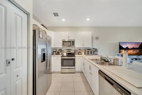 11295 W 34th Way Hialeah FL 33018