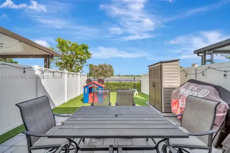 11295 W 34th Way Hialeah FL 33018