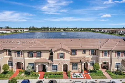 11295 W 34th Way Hialeah FL 33018
