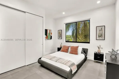 2100 Miami Road Fort Lauderdale FL 33316