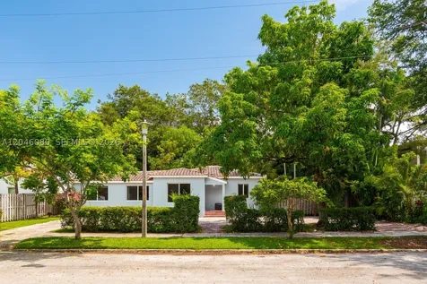 2215 Tequesta Lane Miami FL 33133