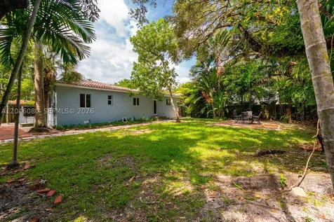 2215 Tequesta Lane Miami FL 33133