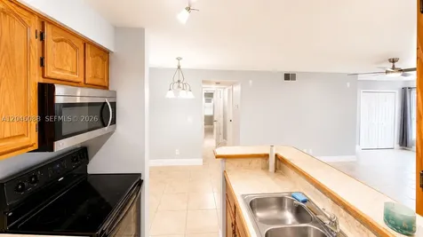 2986 S University Drive Davie FL 33328