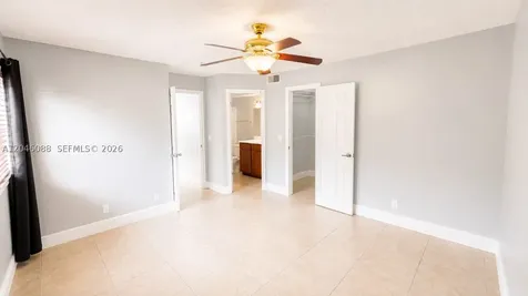 2986 S University Drive Davie FL 33328