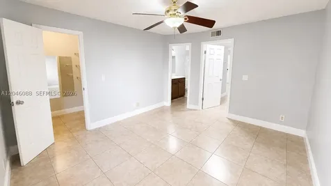 2986 S University Drive Davie FL 33328