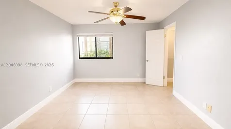 2986 S University Drive Davie FL 33328