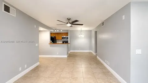 2986 S University Drive Davie FL 33328