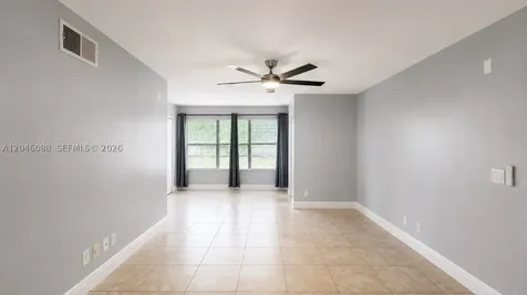 2986 S University Drive Davie FL 33328