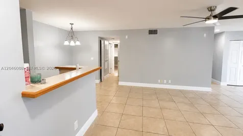 2986 S University Drive Davie FL 33328