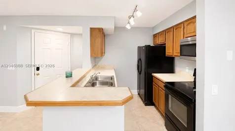 2986 S University Drive Davie FL 33328