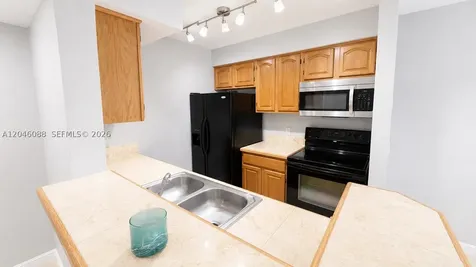 2986 S University Drive Davie FL 33328