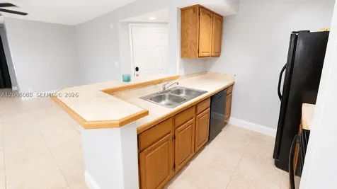 2986 S University Drive Davie FL 33328