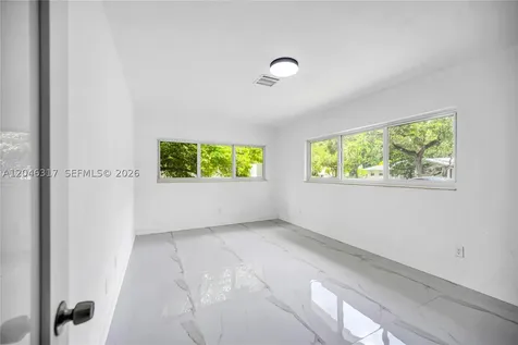 12525 SW 68th Court Pinecrest FL 33156