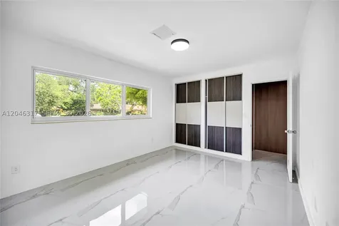 12525 SW 68th Court Pinecrest FL 33156