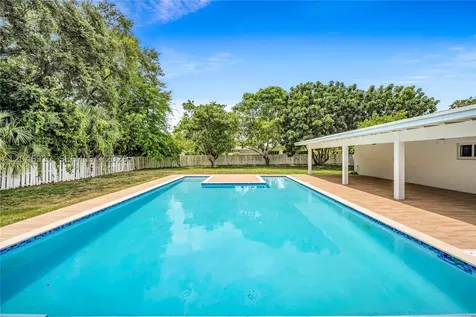 12525 SW 68th Court Pinecrest FL 33156