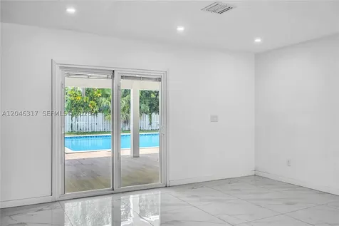 12525 SW 68th Court Pinecrest FL 33156
