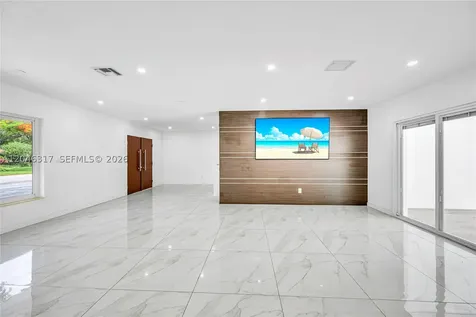 12525 SW 68th Court Pinecrest FL 33156