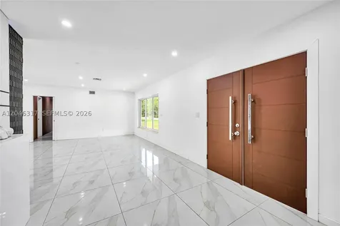 12525 SW 68th Court Pinecrest FL 33156