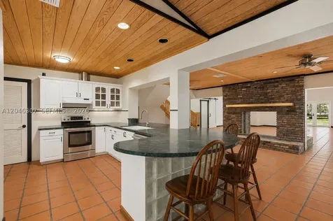 400 Farmington Drive Plantation FL 33317