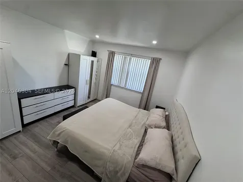 8550 Byron Avenue Miami Beach FL 33141