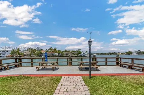 8550 Byron Avenue Miami Beach FL 33141