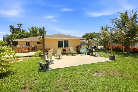 1476 N Mangonia Drive West Palm Beach FL 33401