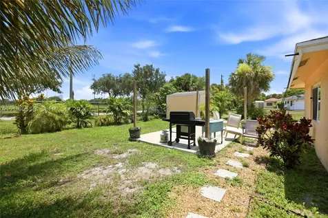 1476 N Mangonia Drive West Palm Beach FL 33401