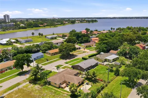 1476 N Mangonia Drive West Palm Beach FL 33401