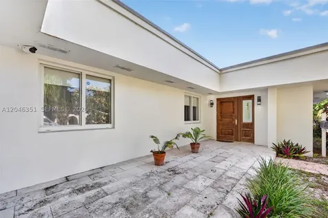 15200 SW 81st Avenue Palmetto Bay FL 33157