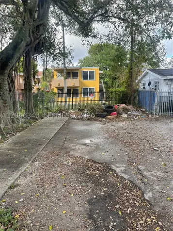 1110 NW 34th Street Miami FL 33127