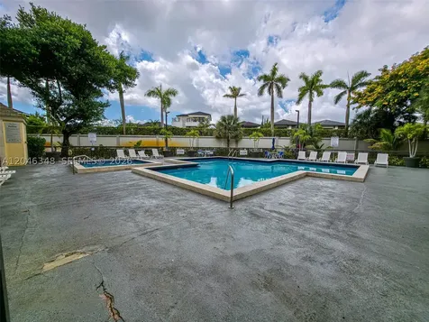 8290 Lake Drive Doral FL 33166