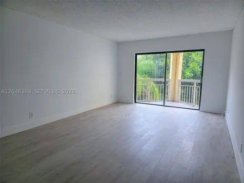 8290 Lake Drive Doral FL 33166