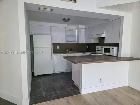 8290 Lake Drive Doral FL 33166
