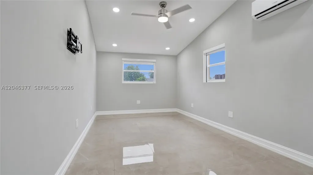 6431 S Coolidge Street Hollywood FL 33024