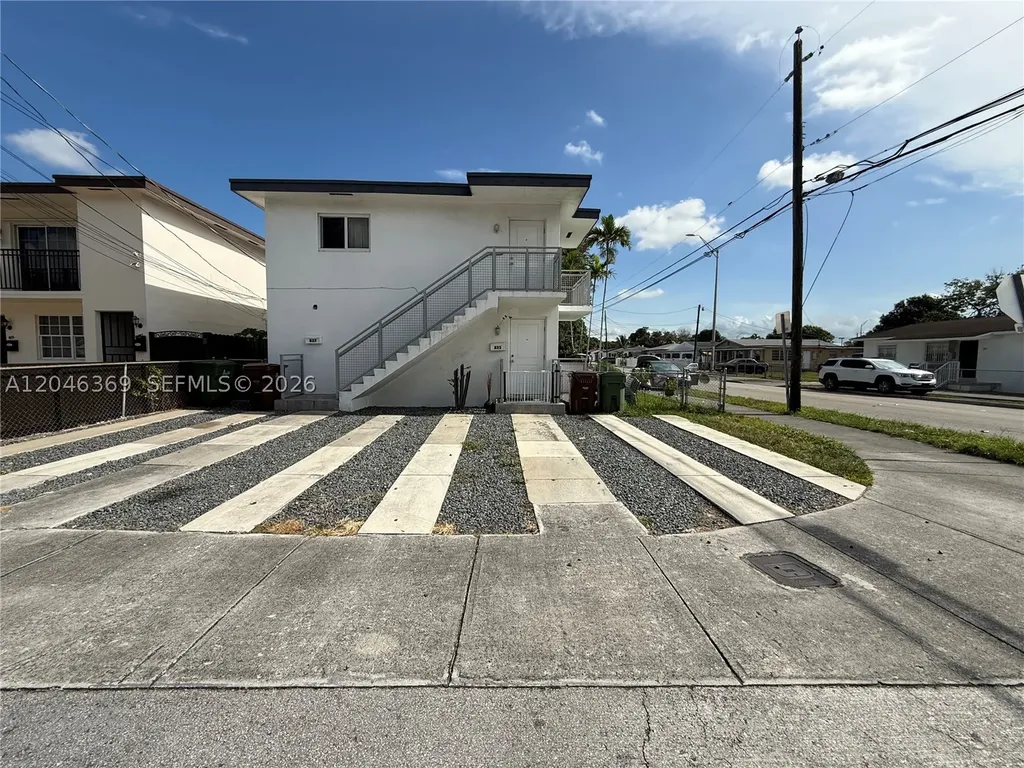 12TH Street SE 12th Street Hialeah FL 33010