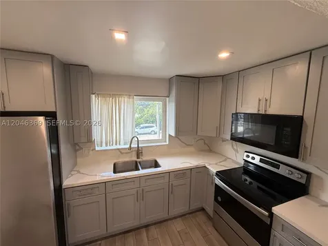 12TH Street SE 12th Street Hialeah FL 33010