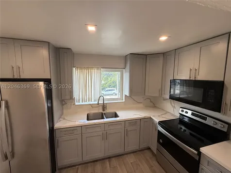 12TH Street SE 12th Street Hialeah FL 33010