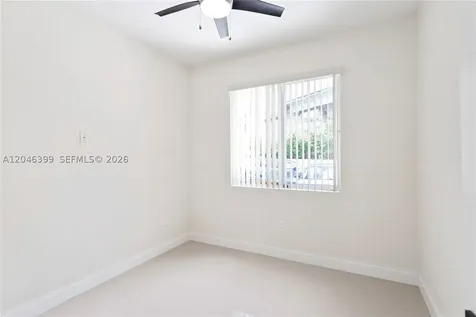 1252 NW 39th Street Miami FL 33142