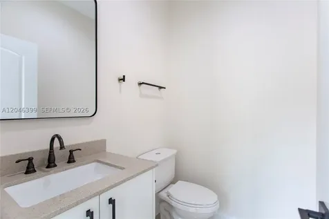 1252 NW 39th Street Miami FL 33142