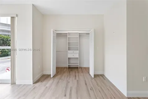 1252 NW 39th Street Miami FL 33142