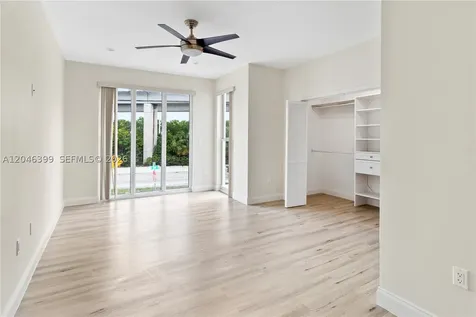 1252 NW 39th Street Miami FL 33142